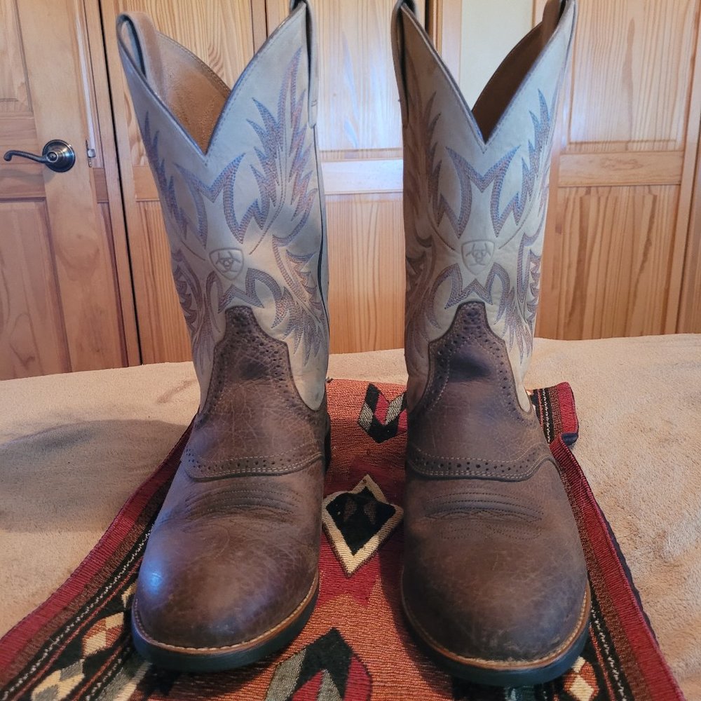 Mens Ariat size 9.5D western cowboy boots
